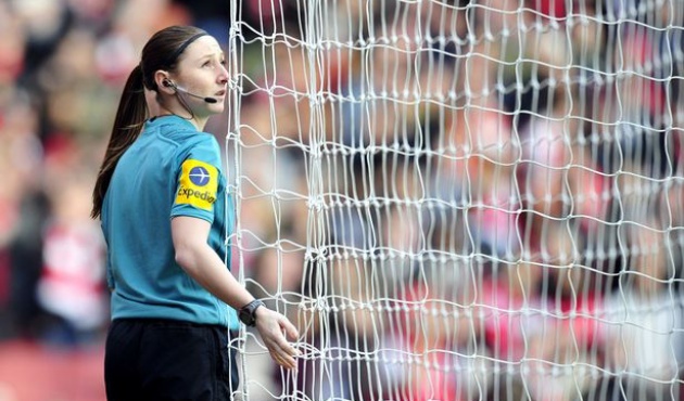 Bạn đã biết người phụ nữ duy nhất tại Premier League là ai chưa?