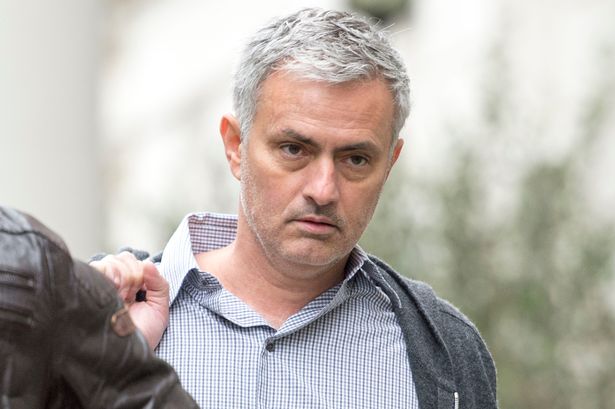 Đại diện thay Mourinho chửi thẳng mặt Ed Woodward