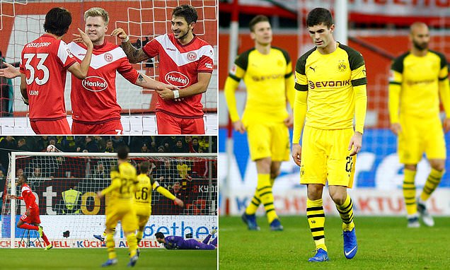 Địa chấn Bundesliga: Nhược tiểu hạ gục Dortmund, Bayern Munich 'mừng húm'