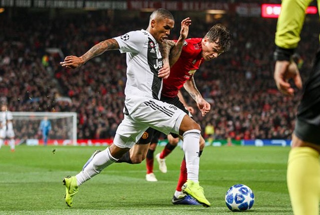 10 năm trước, Sir Alex Ferguson đã "tìm thấy" Douglas Costa