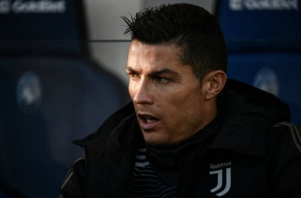 Ảnh bài viết Ronaldo bàng hoàng trên băng ghế dự bị khi Juventus suýt thua