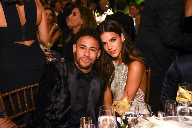 "Vô duyên" với Quả bóng vàng nhưng Neymar vẫn "vô địch" về độ sát gái