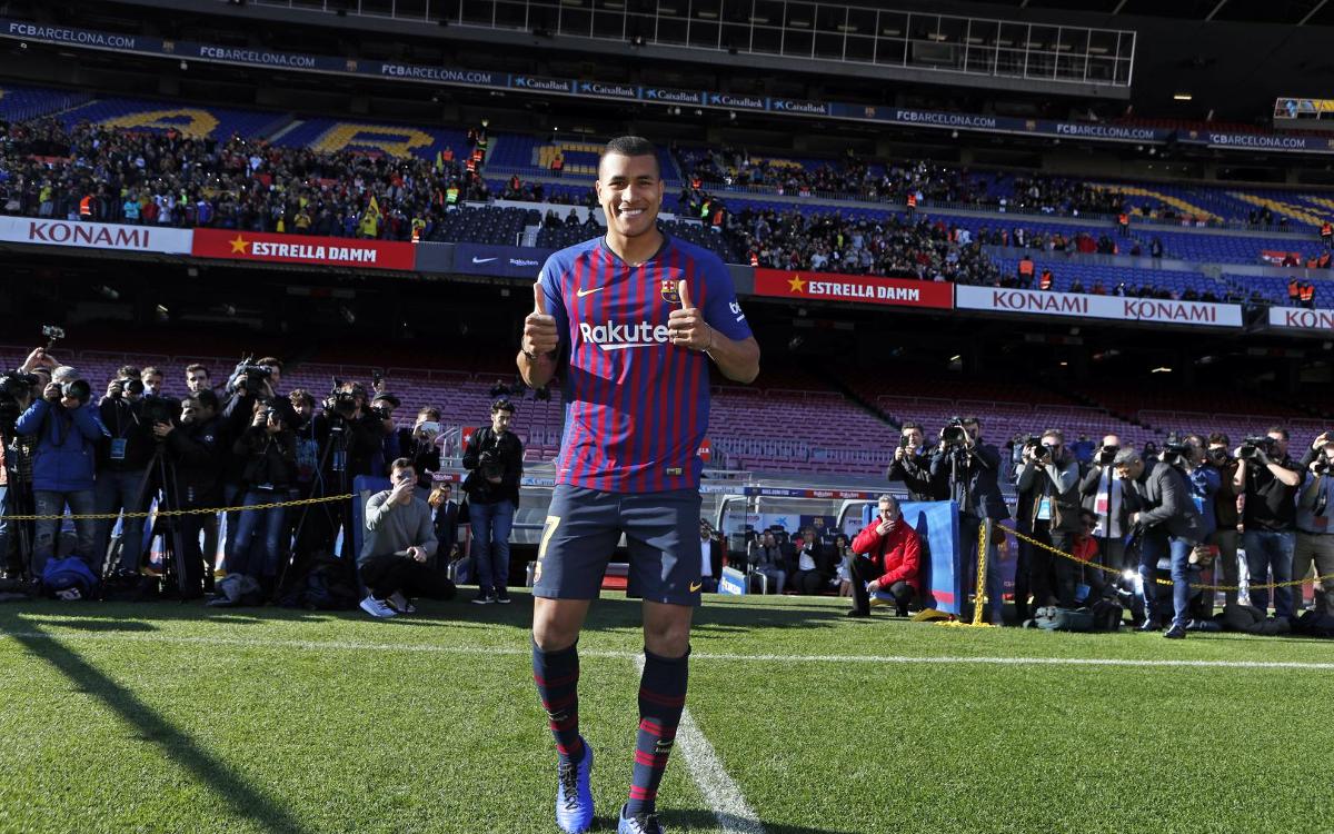 Tân binh Barca "chào sân" Camp Nou, chính thức nhận số áo mới