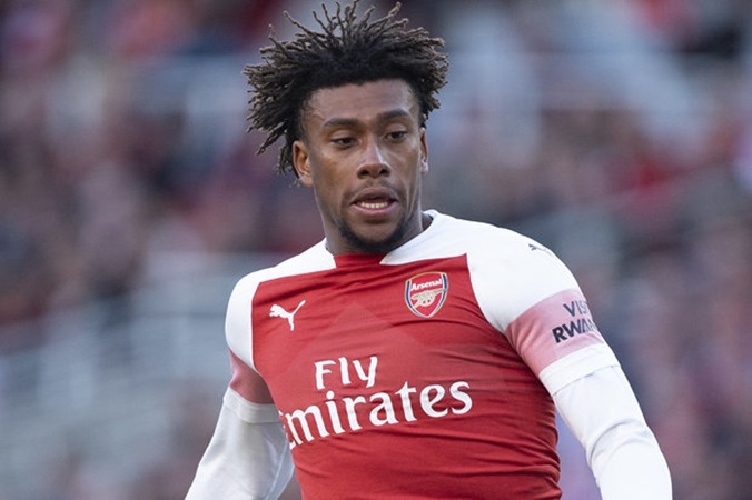CĐV Arsenal: "Emery nên để Iwobi nhìn cậu ấy mà học tập"