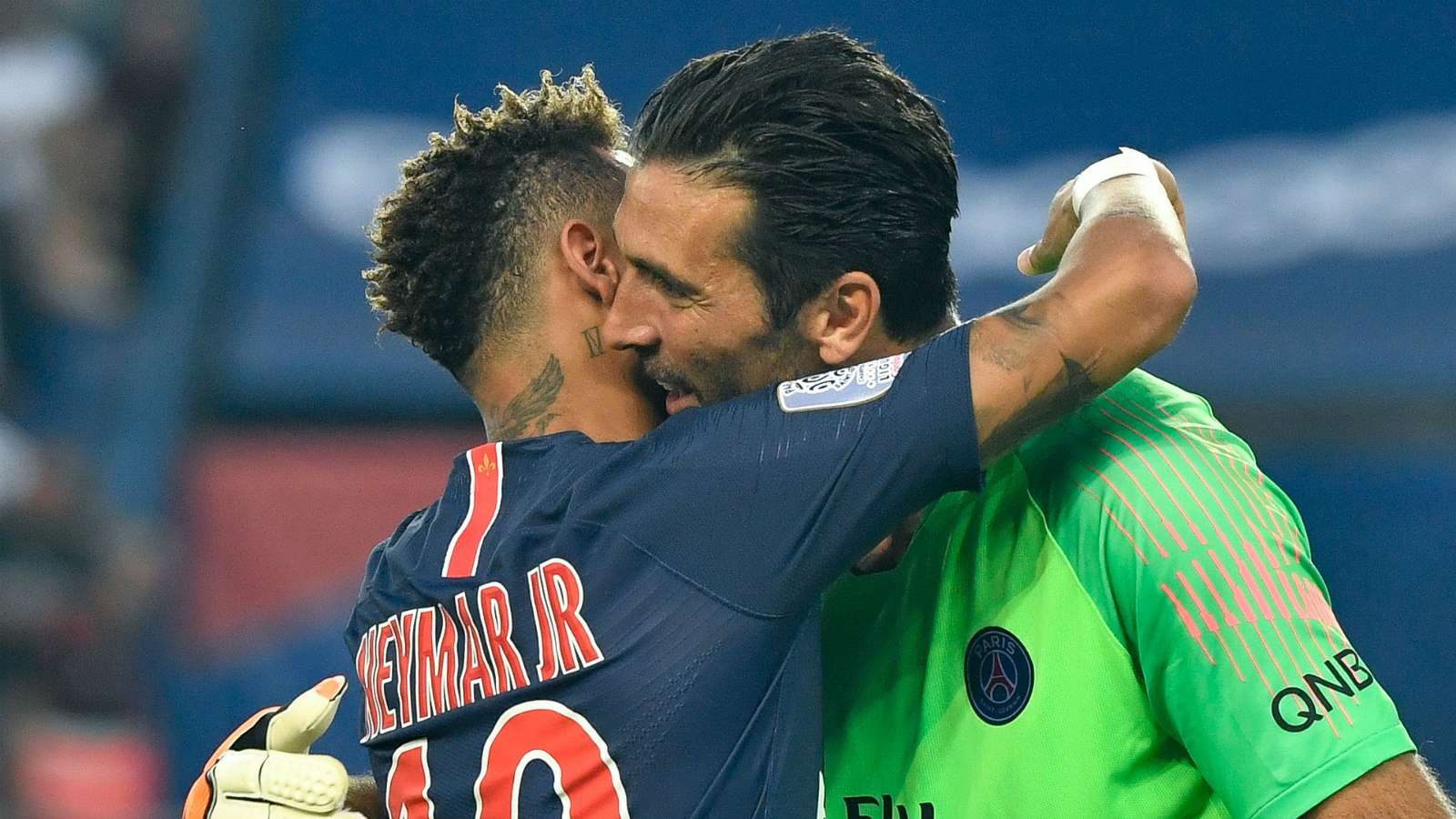 Buffon: "Đúng là tội ác khi Neymar không có QBV"