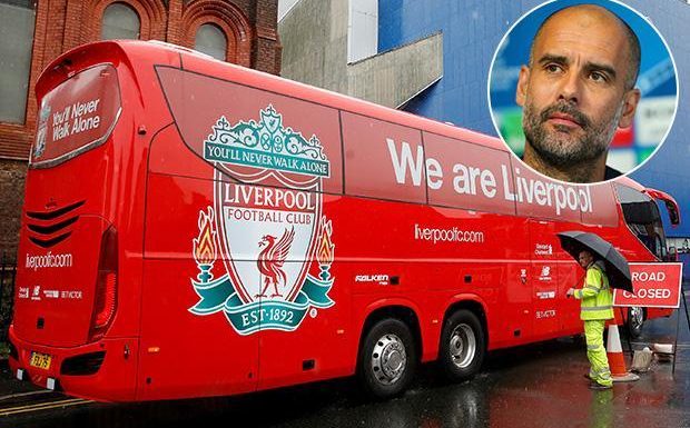Liverpool dựng xe bus tại Manchester, Firmino mờ nhạt