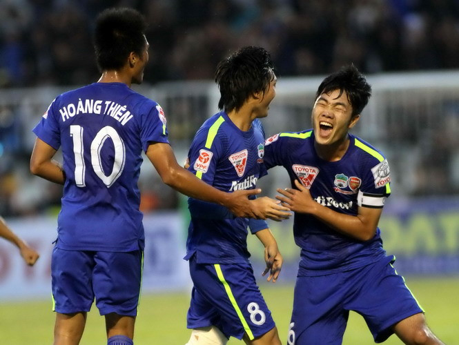 Chấn động! Vượt mặt Real, Chelsea, Arsenal, 2 CLB Việt Nam lọt vào Top 5 thế giới
