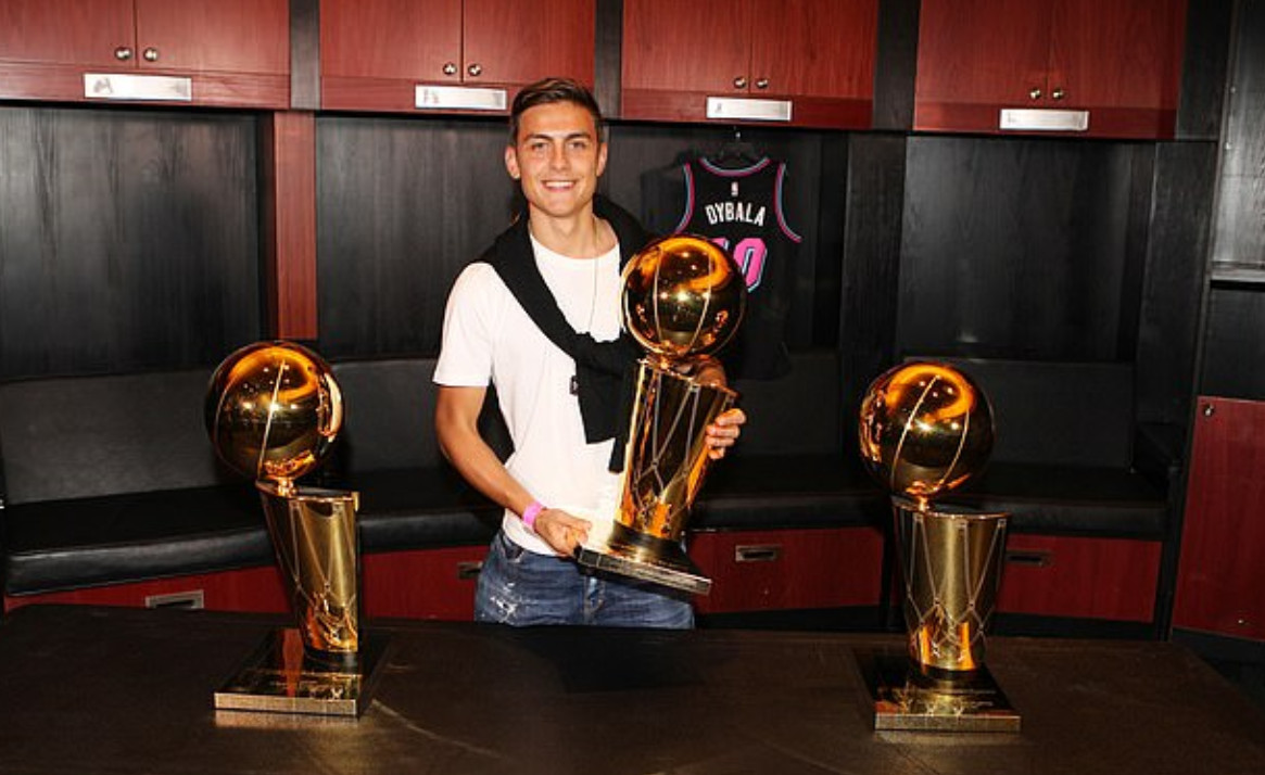 Chia tay Juventus, Dybala sang Mỹ nâng cúp