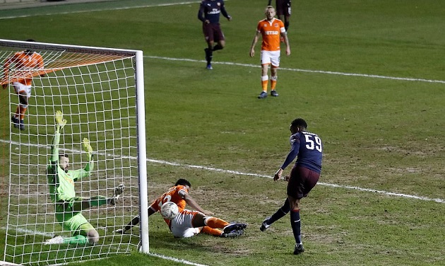 5 điểm nhấn Arsenal 3-0 Blackpool: Đội hình siêu dị của Emery, Sao trẻ tiếp tục mộng mơ