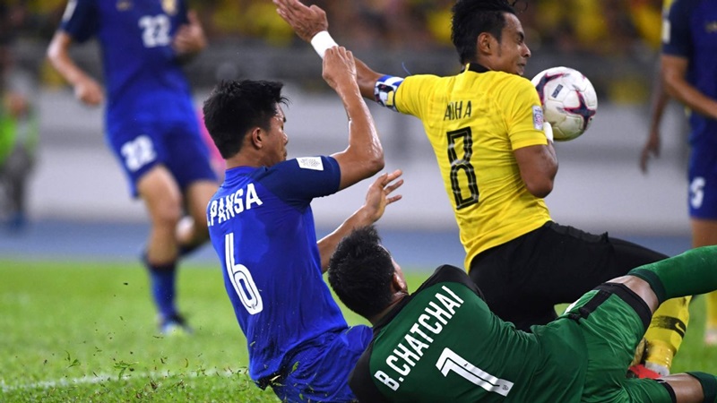 Hết gây họa ở AFF, sao Thái Lan lại khiến đội nhà ôm hận ở Asian Cup