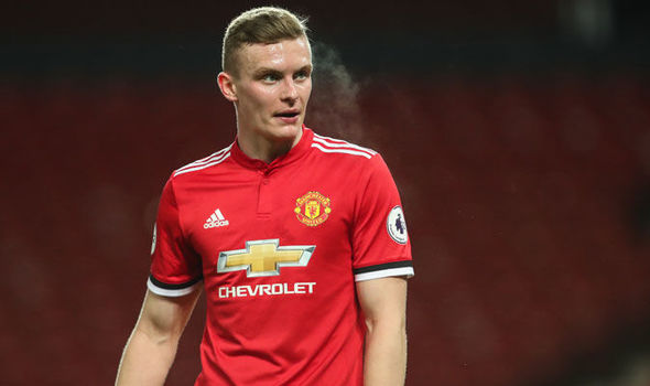 CHÍNH THỨC! Man Utd chia tay cái tên đầu tiên ở phiên chợ Đông