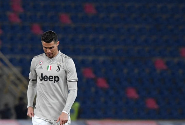 Ảnh bài viết Ronaldo buồn thiu ngày bị 'thần đồng' Juventus cướp sân khấu
