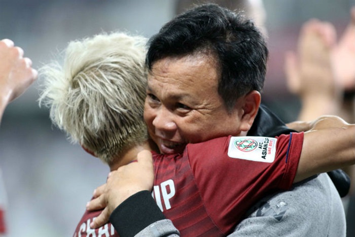 Vi phạm quy định nghiêm trọng, HLV Thái Lan vẫn được Asian Cup "du di"