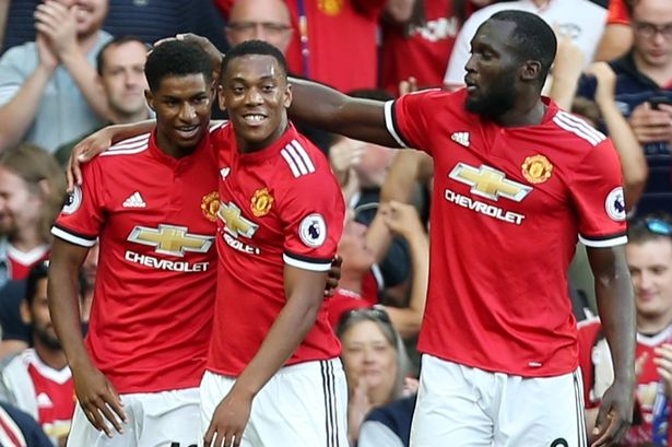 'Hàng dạt' Arsenal suýt bĩnh ra quần, gọi tiền đạo M.U là "quái vật đích thực"