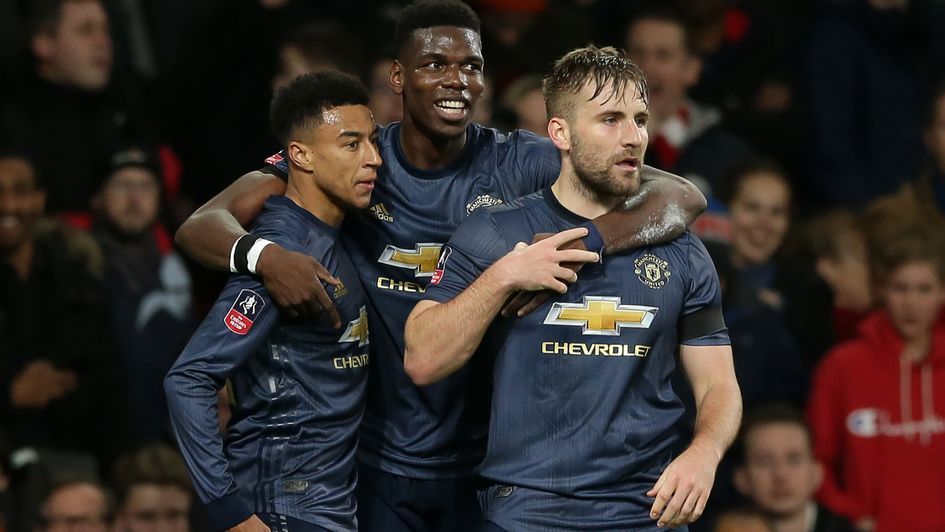 Vừa thảm bại, Arsenal tiếp tục bị người Man Utd "xát muối vào nỗi đau"