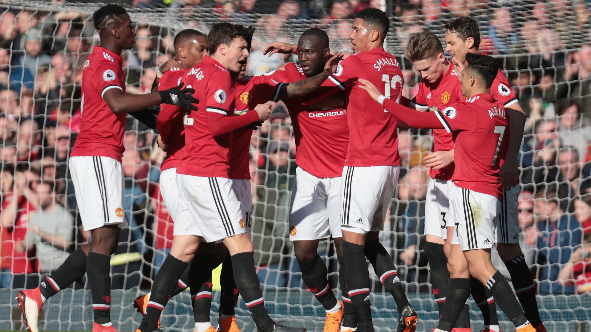 10 CLB hay nhất châu Âu tuần qua: Man Utd chưa phải số 1!