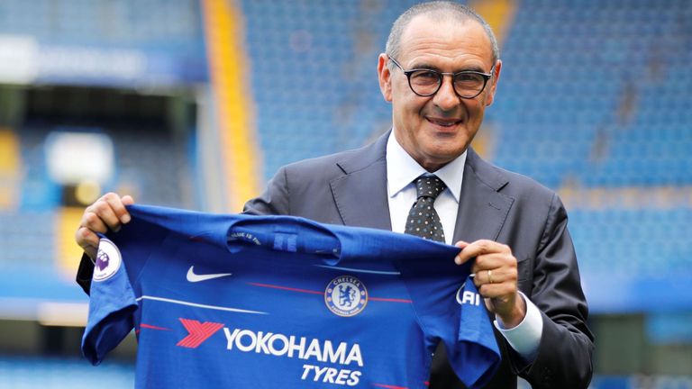 Ảnh bài viết Sarri: "Chưa thể thay đổi chiến thuật tại Chelsea được"