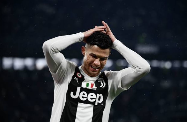Ảnh bài viết Phản ứng đáng buồn của Ronaldo khi bị các đồng đội 'phá game'