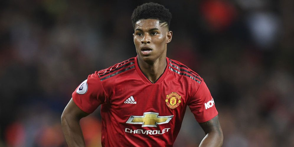 Sốc! Thần đồng 21 tuổi sắp hưởng lương ngang Marcus Rashford