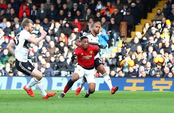 Dấu ấn chiến thắng của Man Utd: Người Pháp lên tiếng, "gã thợ hàn" chào thua Solskjaer