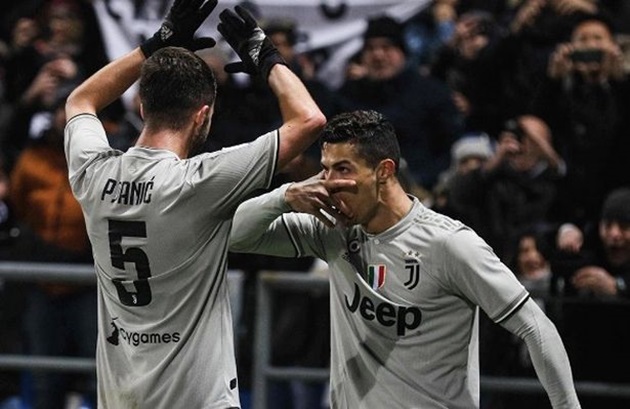 Các Juventini ngất ngây với pha ăn mừng của Ronaldo