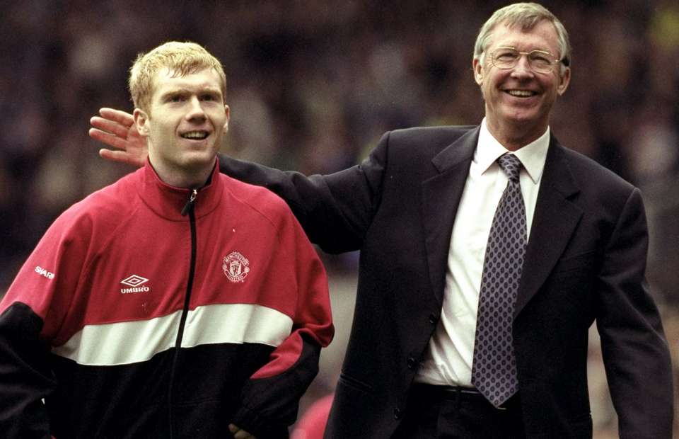 Ngày đầu làm HLV, Paul Scholes đã phảng phất dáng dấp Sir Alex ngày nào