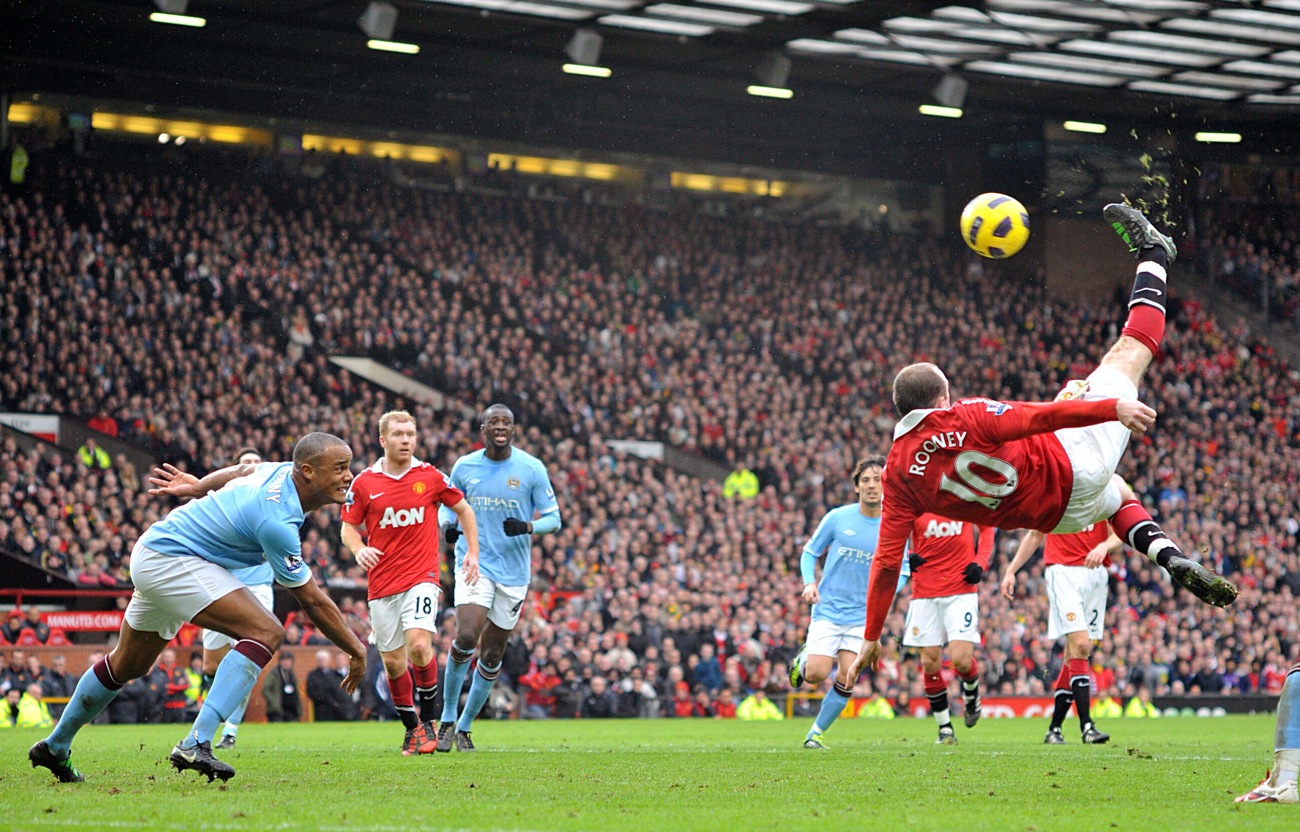 Ngày này năm xưa: Cú “xe đạp chổng ngược” để đời của Rooney