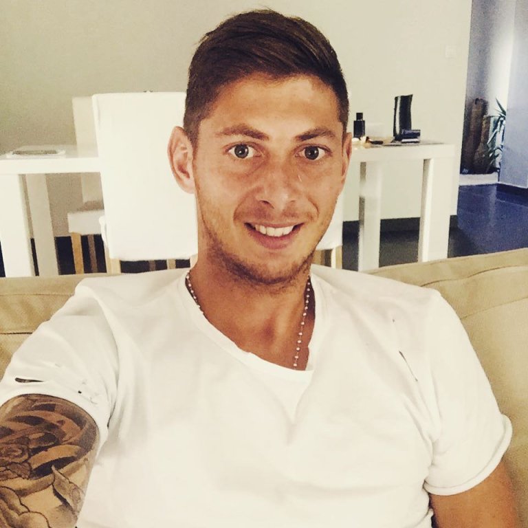 Gia đình và bạn bè nói lời tạm biệt với Emiliano Sala