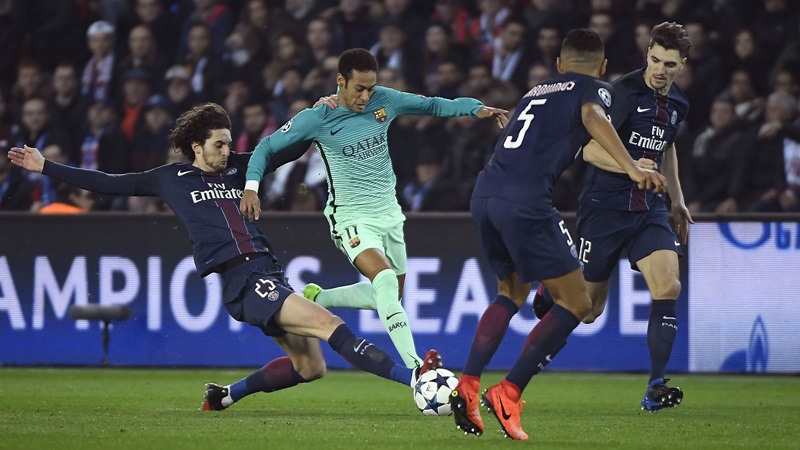Sau tất cả, "kẻ nổi loạn" PSG đã đưa ra chọn lựa giữa Man Utd và Barca