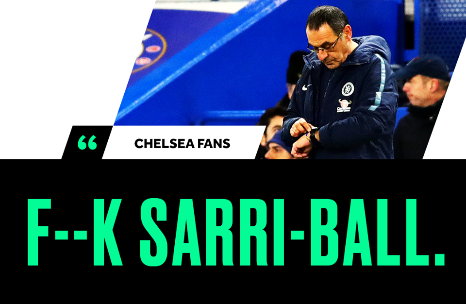 Sốc! Fan Chelsea chửi thẳng "Sarri-ball khốn kiếp" trên khán đài