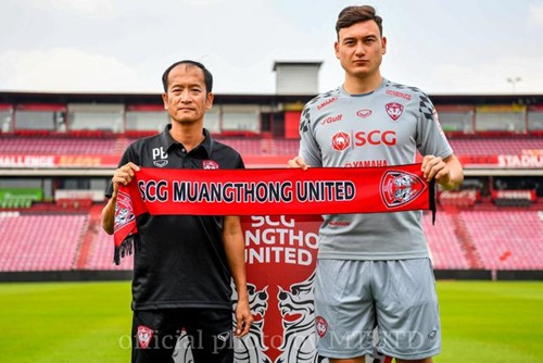 HLV Muangthong nói về sai lầm của Đặng Văn Lâm