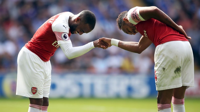 Vì hành động của Dembele, Aubameyang trêu chọc đồng đội ở Arsenal