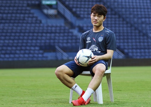 Xuân Trường gây xúc động khi chọn số áo 21 tại Buriram