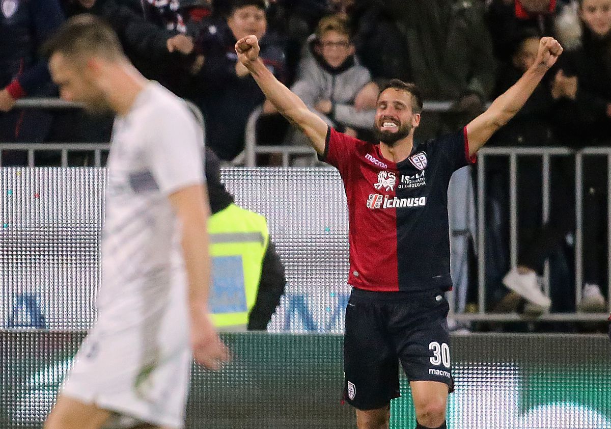 Địa chấn tại Sardinia, Inter Milan "run rẩy" trong tốp 4