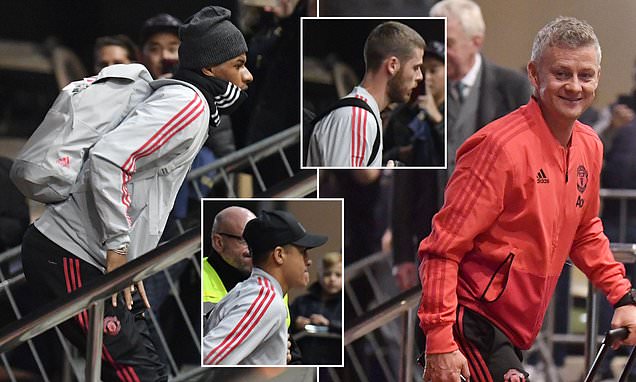 Man Utd tới khách sạn: 1 sao bự vắng mặt, 3 sao trẻ có tên