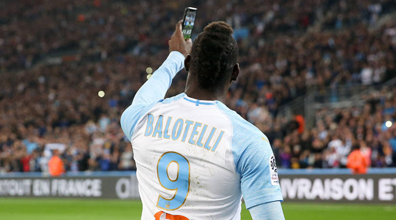 Balotelli ăn mừng "cực chất", Lukaku đáp trả bất ngờ