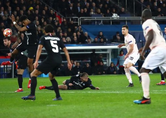 Xác nhận! Đây là lí do Man Utd được hưởng penalty trong trận PSG