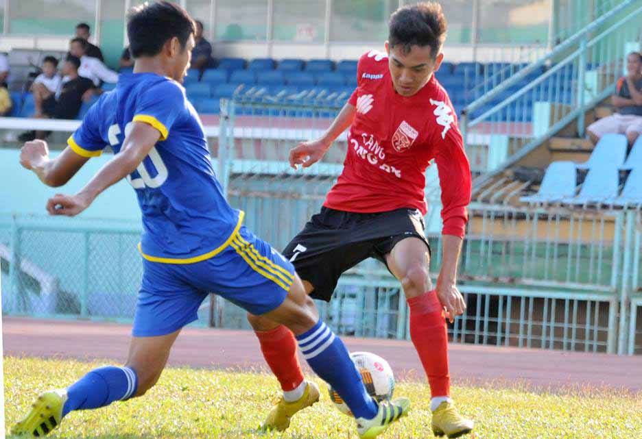 Cựu tuyển thủ U19 Việt Nam nổ súng, Long An thắng dễ Bình Định