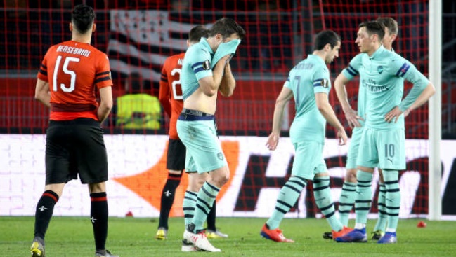 Thua sốc, CĐV Arsenal đòi tống khứ "của nợ" đá chính