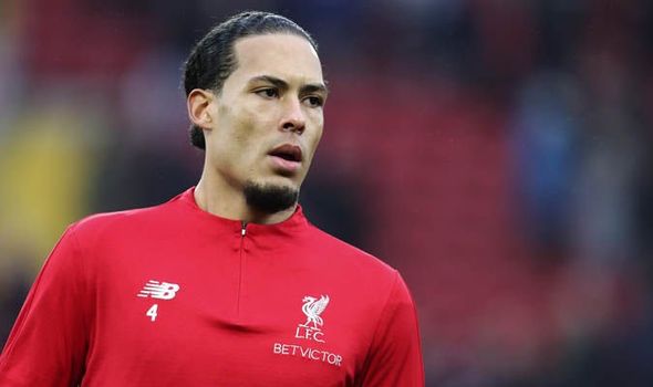 Chê Van Dijk, Rio Ferdinand chỉ ra trung vệ hay nhất thế giới