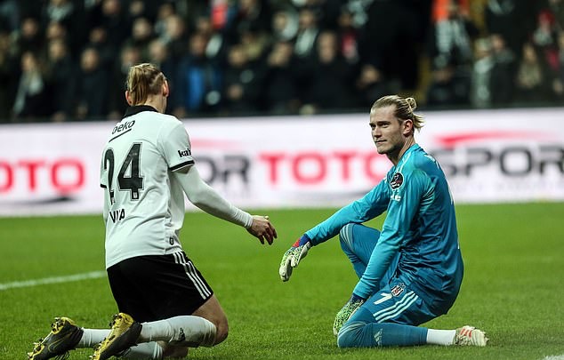 Lại mắc sai lầm khó đỡ, Karius coi như tiêu tan sự nghiệp?