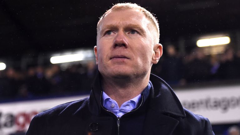 BLĐ Oldham thất vọng vì lối hành xử khó tin của Paul Scholes