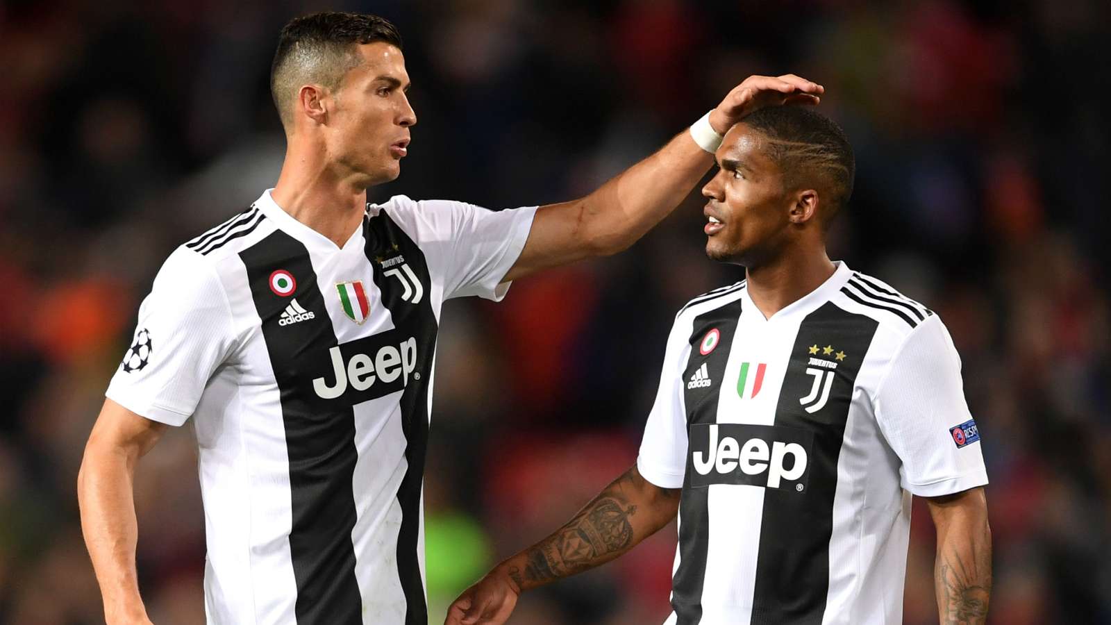 Đồng đội từng lo sợ Ronado sẽ 'phá nát' phòng thay đồ của Juventus