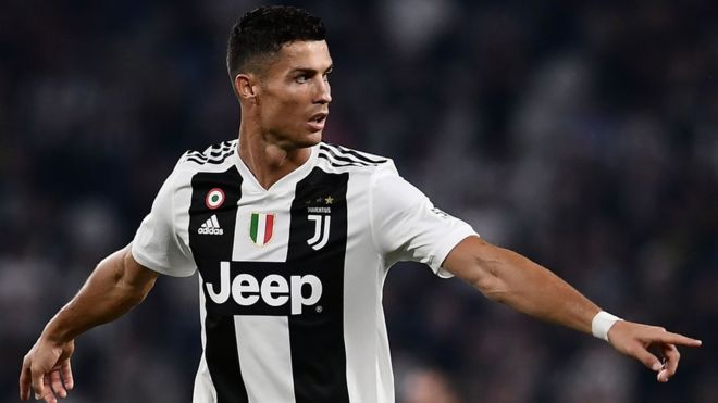 "Nếu không nói chuyện với tôi thì Ronaldo biết nói với ai"