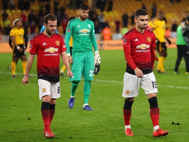 3 lí do khiến Man Utd "nếm trái đắng" trước Wolves: Pogba mất hút, Bầy sói phản công cực hay