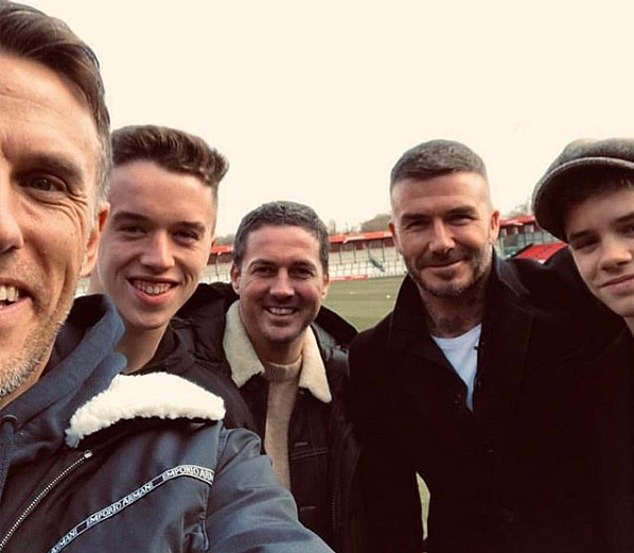 U18 Man United hủy diệt đối thủ trong ngày Neville đến xem con trai thi đấu