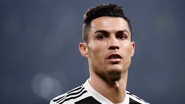 Nóng: Ronaldo nhận hung tin trước thềm tứ kết Champions League