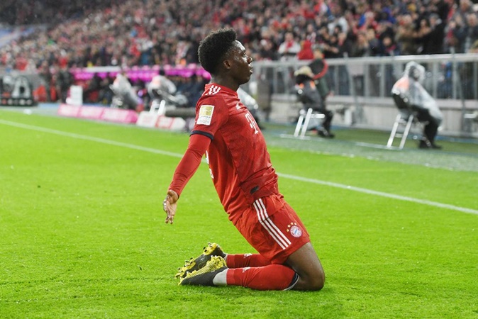 Vừa ghi bàn đầu tiên cho Bayern, sao trẻ đón nhận một tin buồn ở tuyển