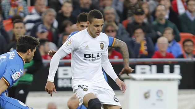 Barca chọn sao Valencia là mục tiêu dự phòng cho thương vụ Jovic