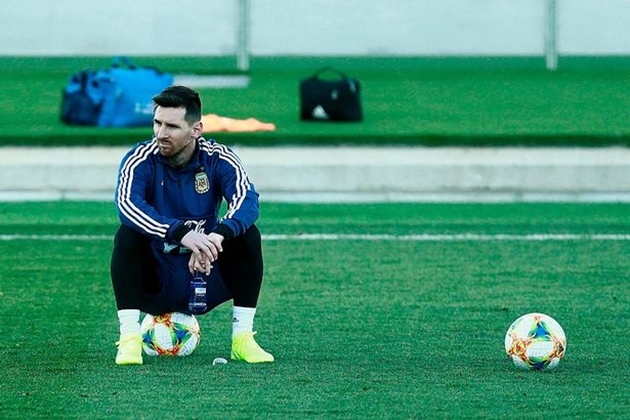 Messi gặp vấn đề trong đợt tập trung cùng tuyển Argentina